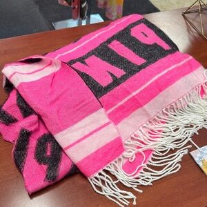 Victoria’s Secret pink blanket scarf // 070401